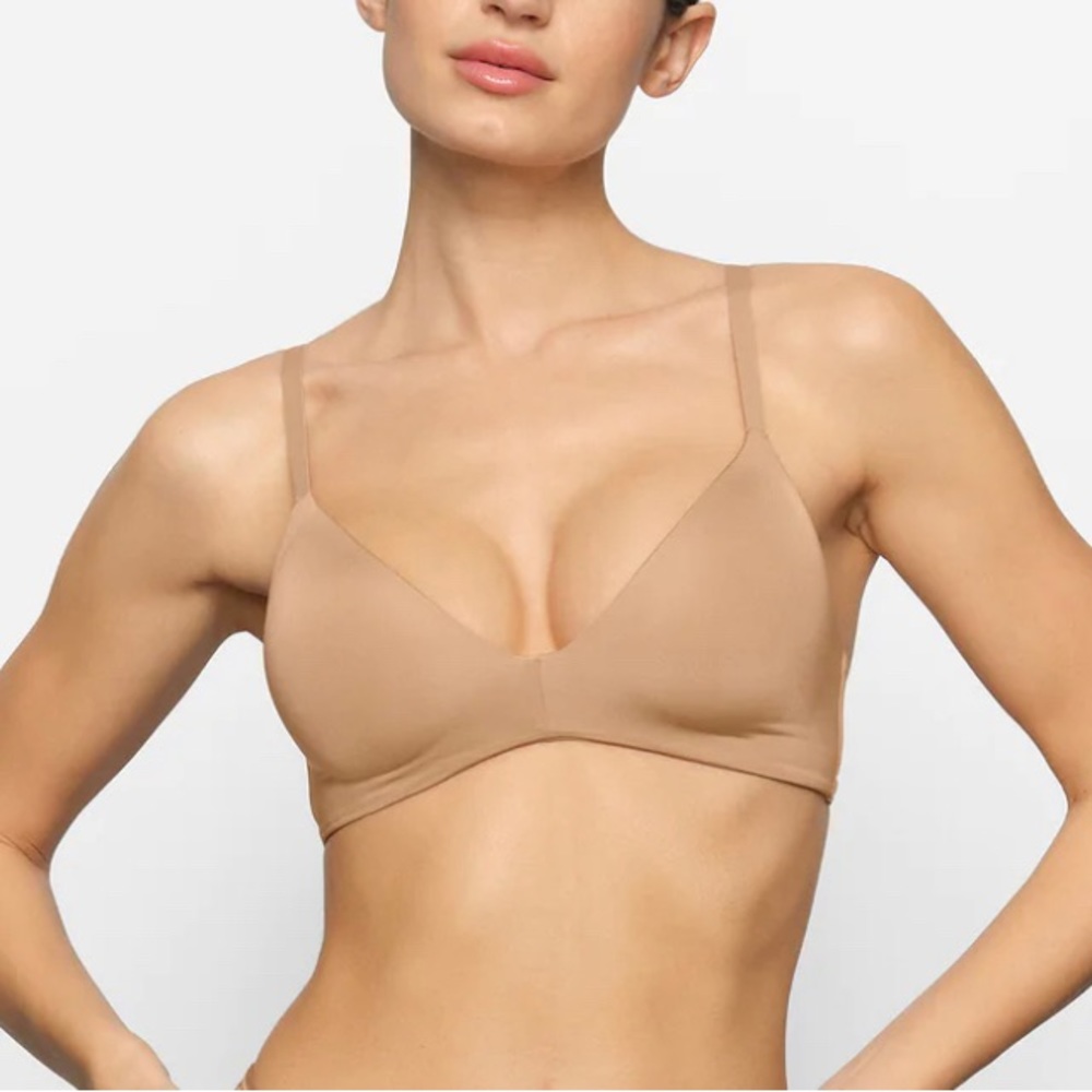 Skims bra size 32H Brand New!